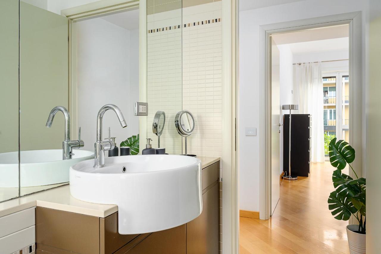 Stylish Condo Garibaldi Sempione 85M2 - Self Check-In ミラノ エクステリア 写真